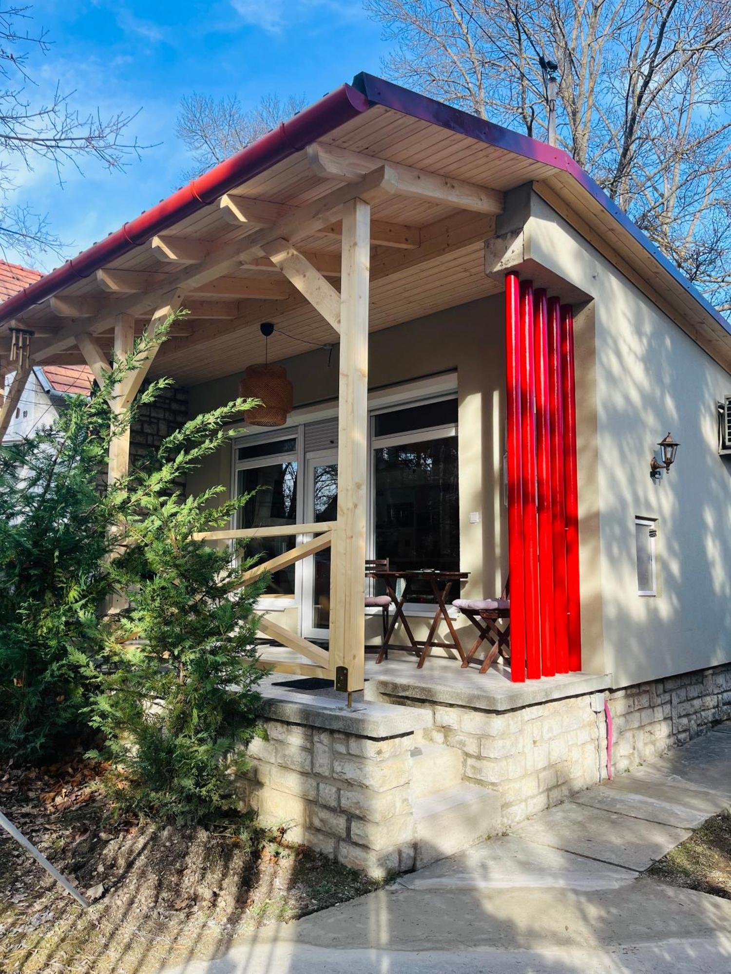 Cottage By The Lake 벌러토누드버리 외부 사진